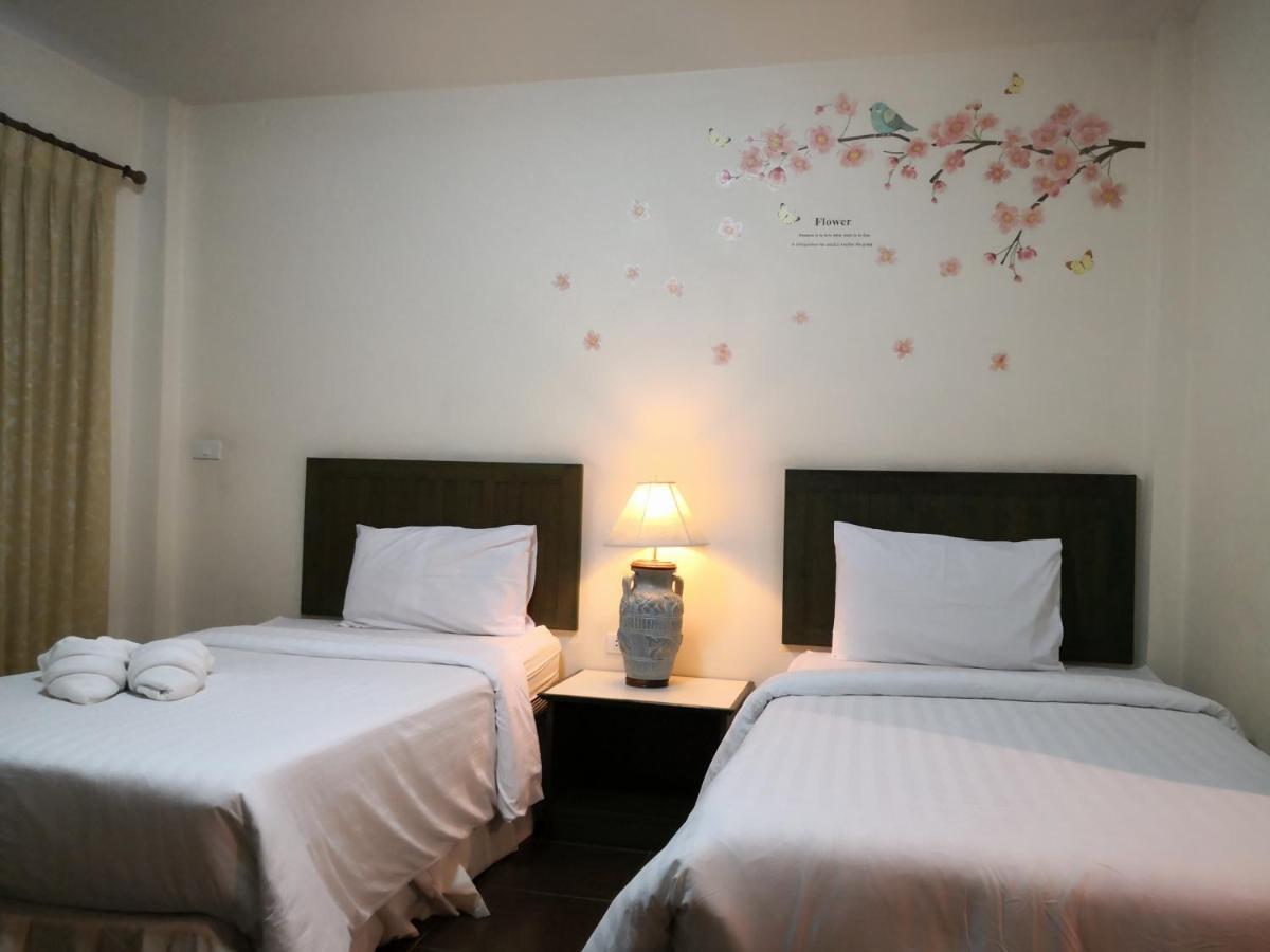 Baan Suksiri Hotel Хуа Хин Екстериор снимка