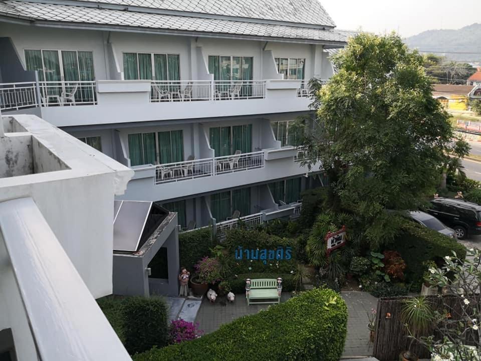 Baan Suksiri Hotel Хуа Хин Екстериор снимка