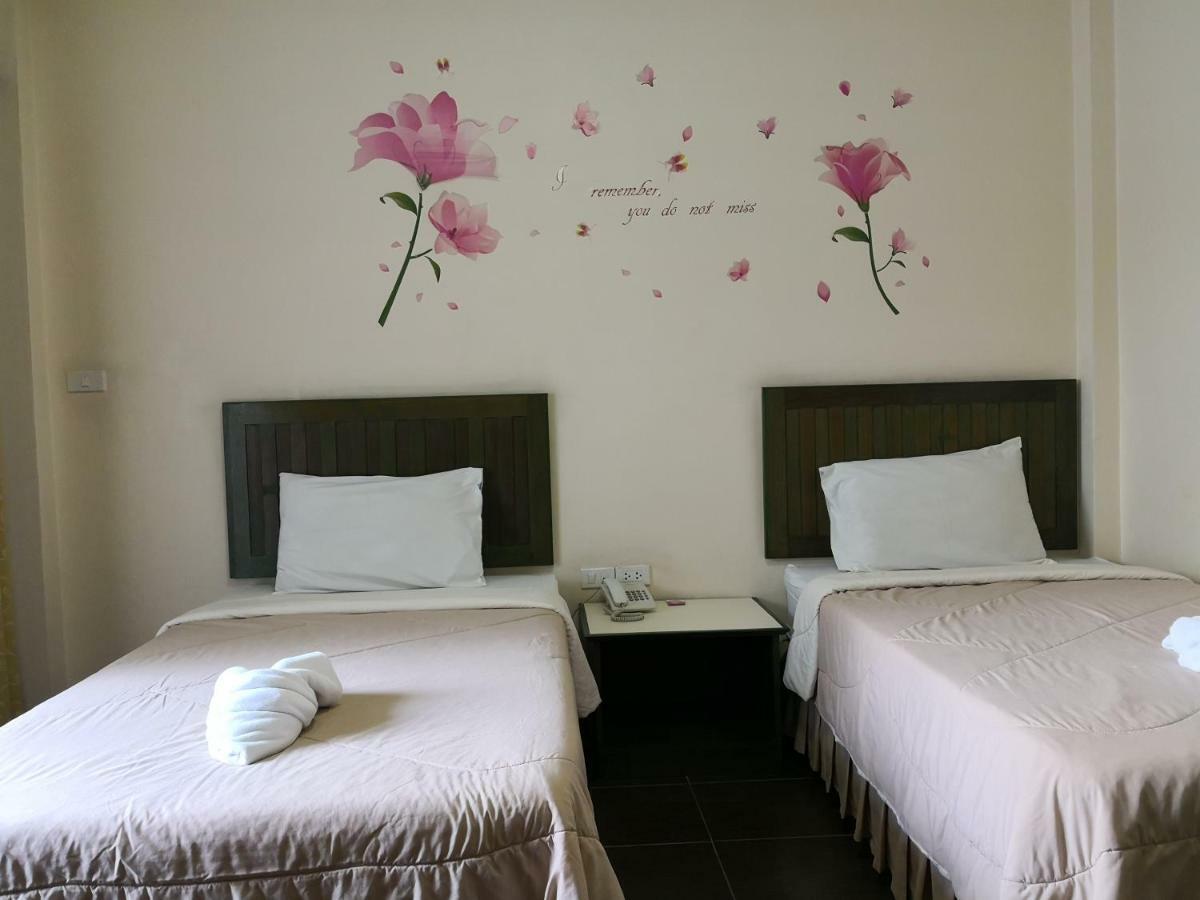 Baan Suksiri Hotel Хуа Хин Екстериор снимка